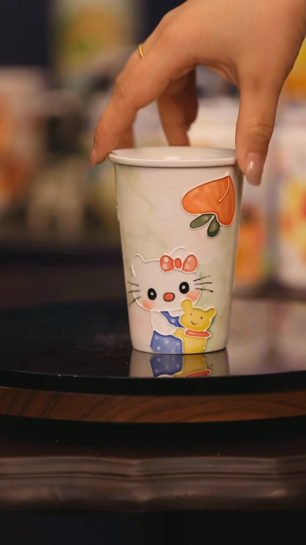 【闪购商品】摆件景德镇釉下彩绘设计师款式陶瓷