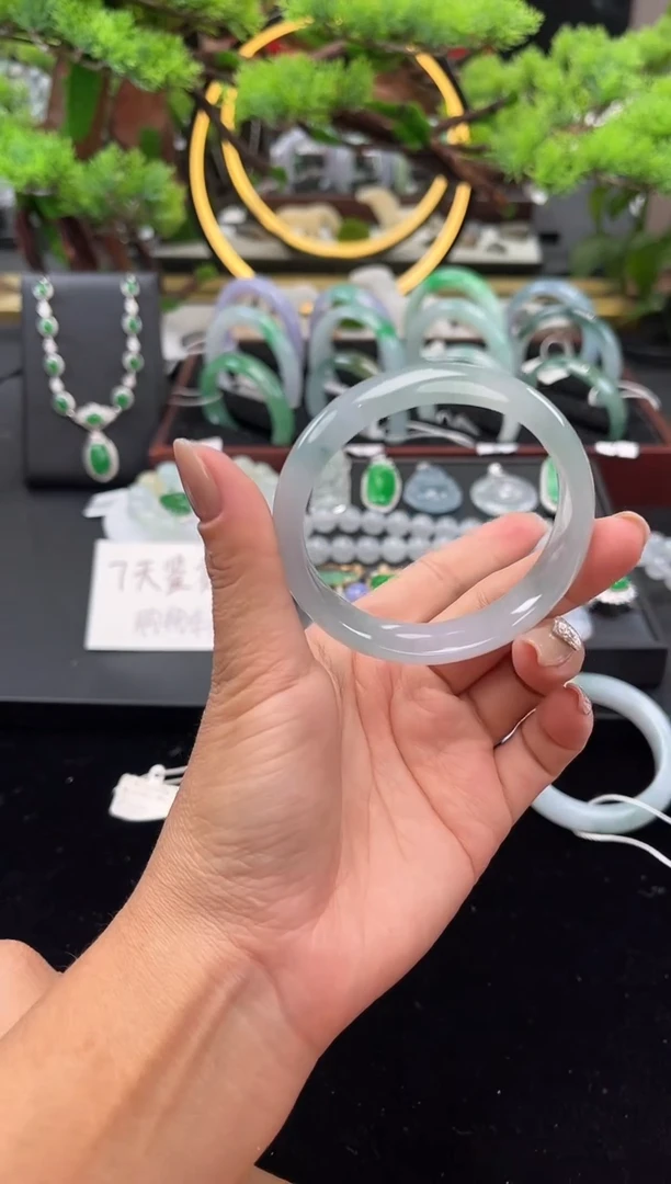未镶嵌手镯翡翠手镯