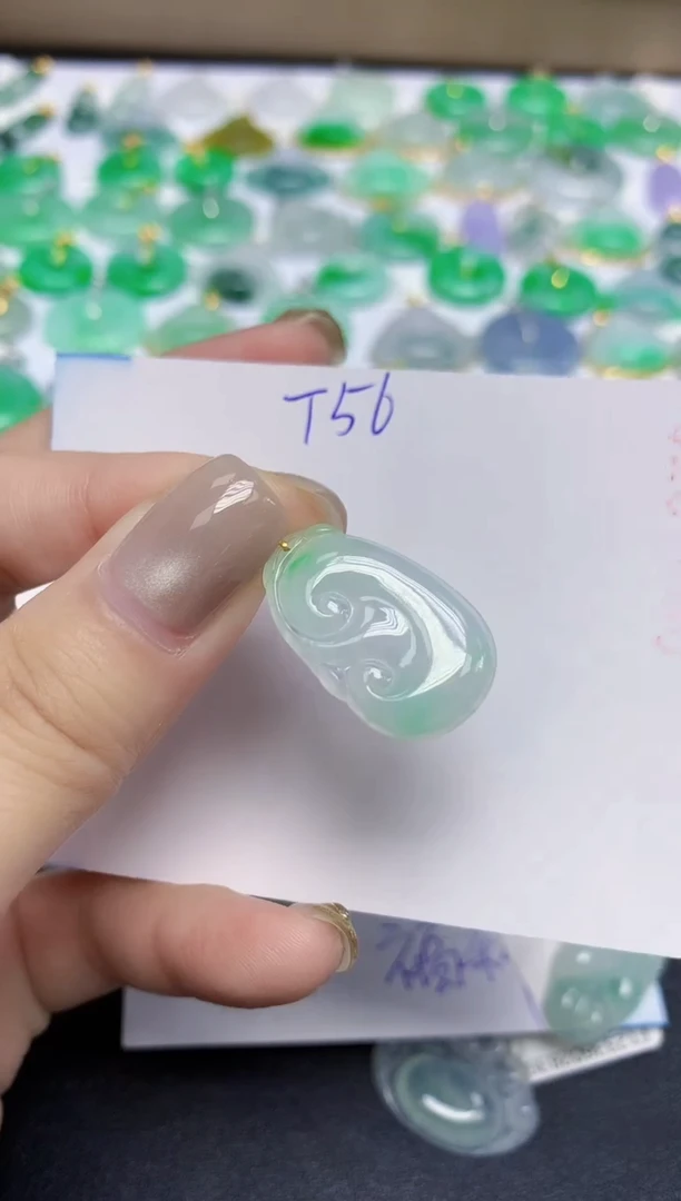 颈饰18K金镶嵌翡翠天然缅甸翡翠A货翡翠百元以上9元证书费自理