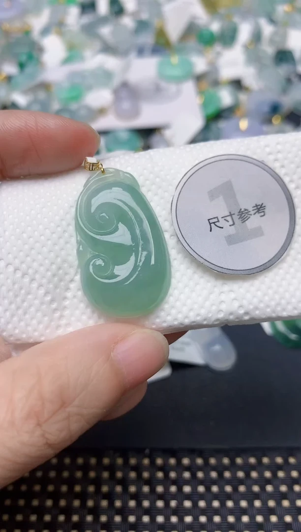 颈饰18K金镶嵌翡翠天然缅甸A货翡翠