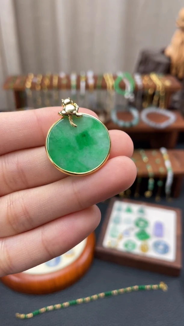 【闪购商品】翡翠吊坠(不含链)18K金镶嵌一个  JK630