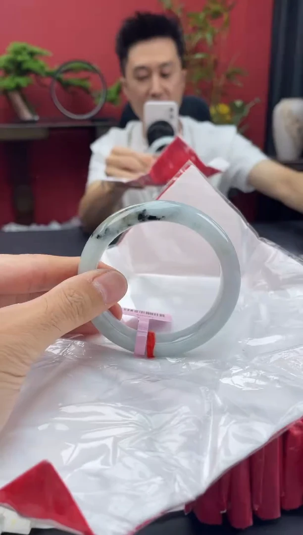 未镶嵌手镯翡翠5