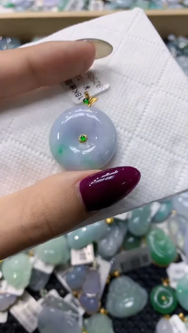 翡翠18K金镶嵌颈饰111111111111