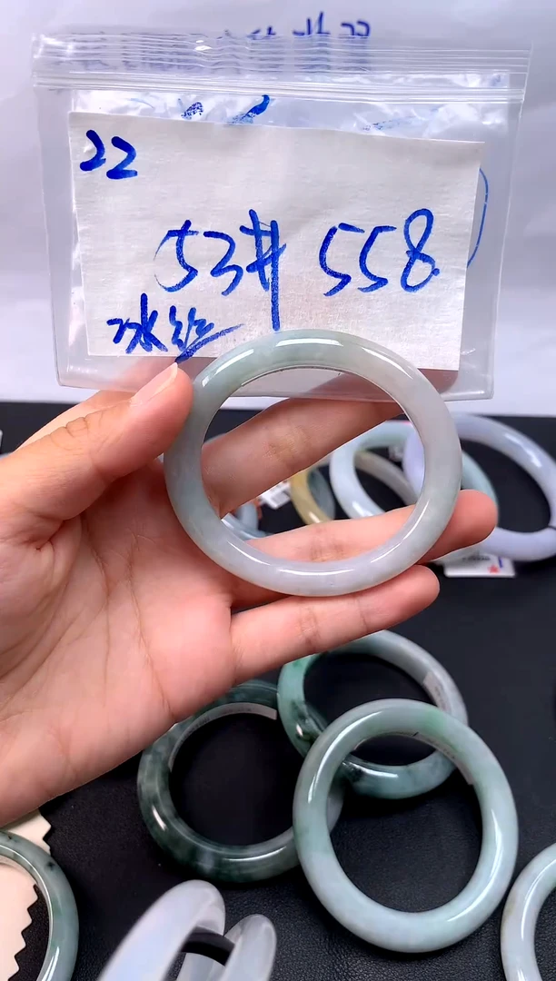 未镶嵌定制翡翠22毛货需精细抛光手镯拍一发一