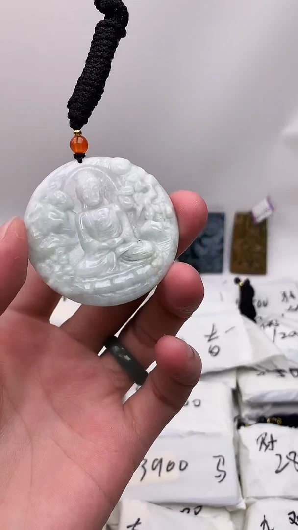 颈饰未镶嵌翡翠观音