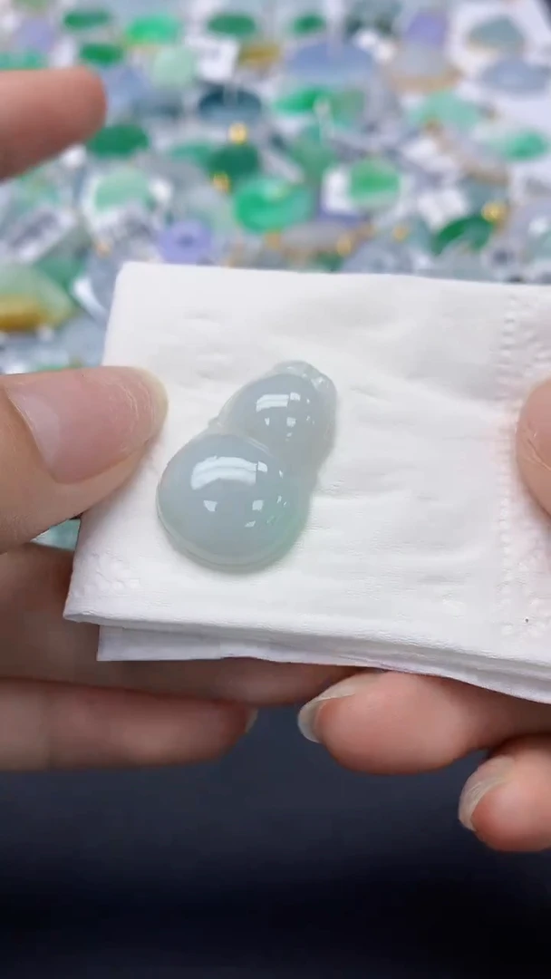 翡翠未镶嵌颈饰天然缅甸a货翡翠