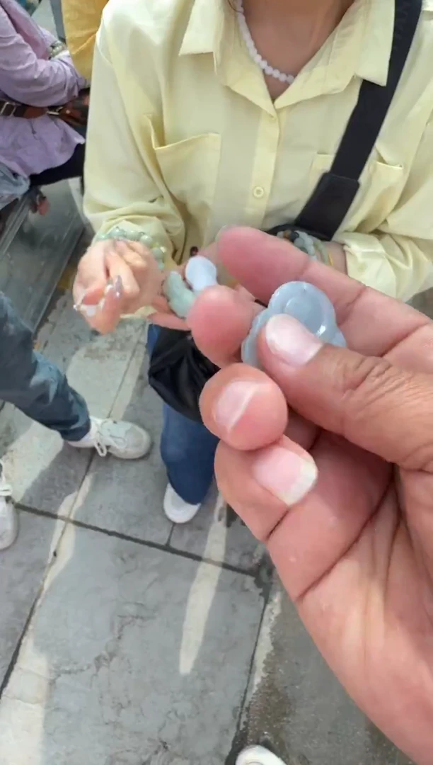 未镶嵌和田玉（糖玉）挂件和田玉