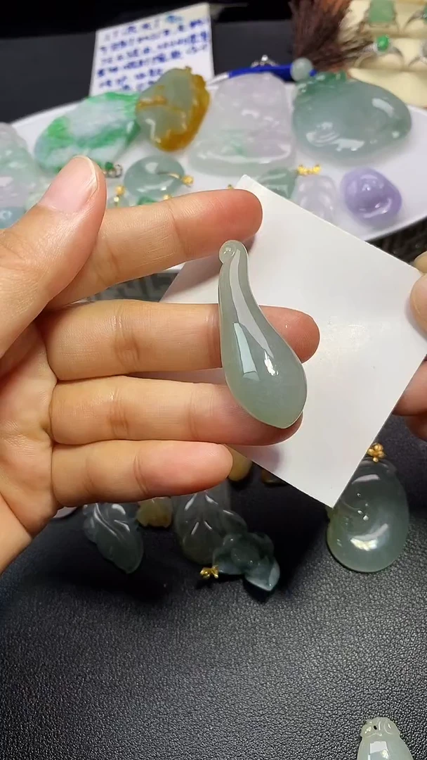 颈饰未镶嵌翡翠吊坠