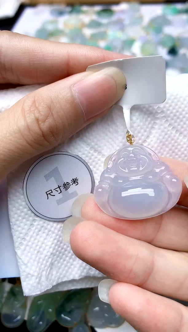 颈饰18K金镶嵌翡翠天然A货翡翠