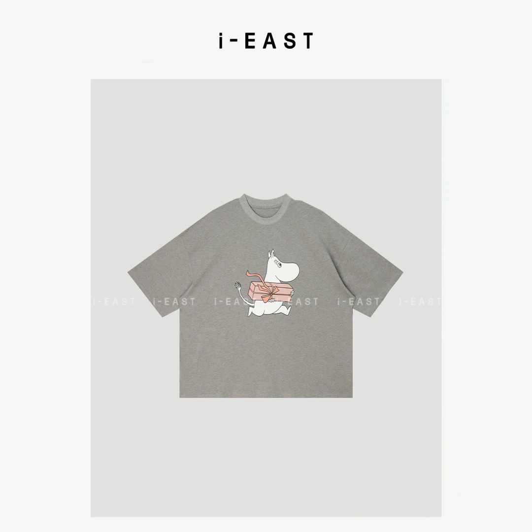 i-EAST 卡通印图~慵懒宽松卡通T恤上衣-5C SY8404