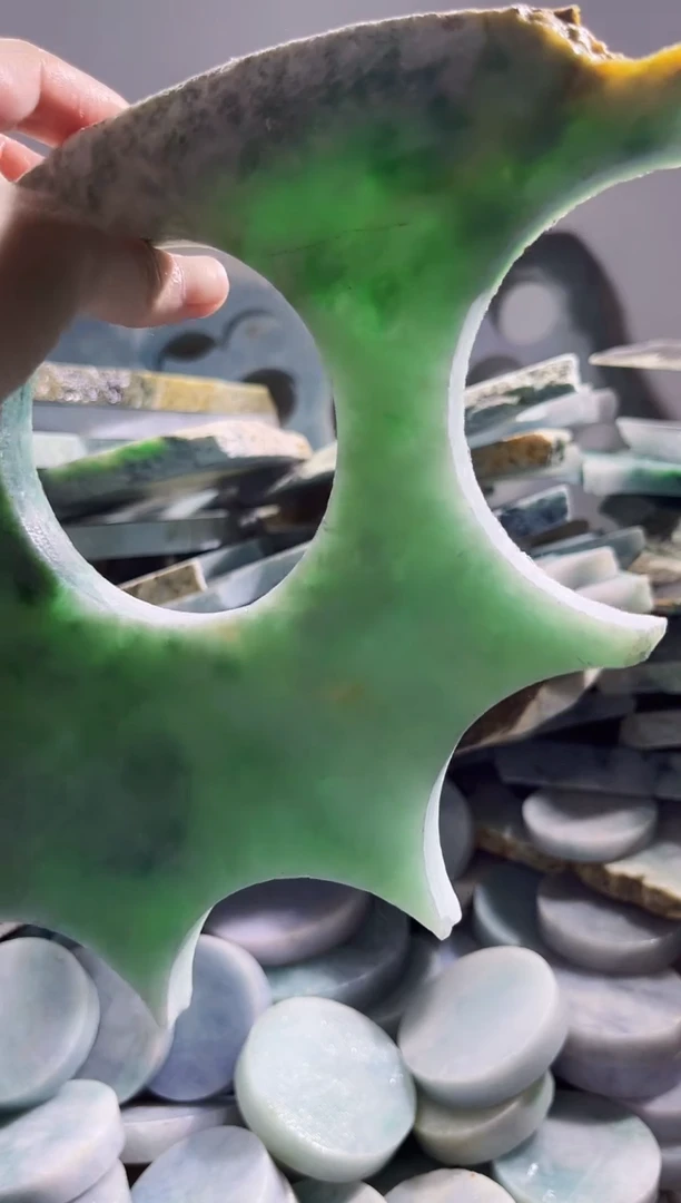 翡翠裸石缅甸翡翠A货柠3821