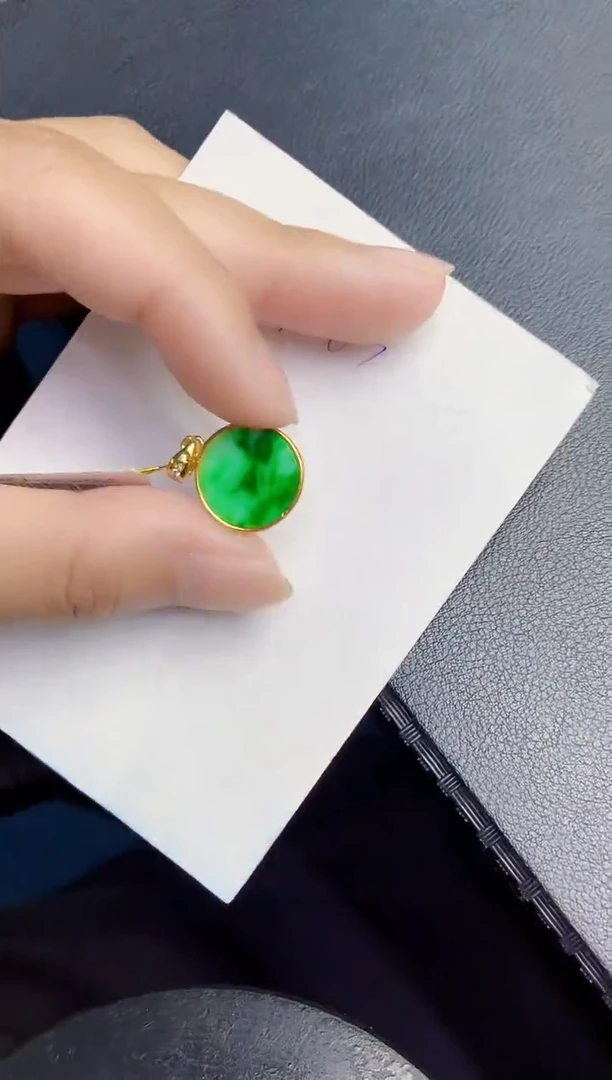 翡翠未镶嵌颈饰000000000