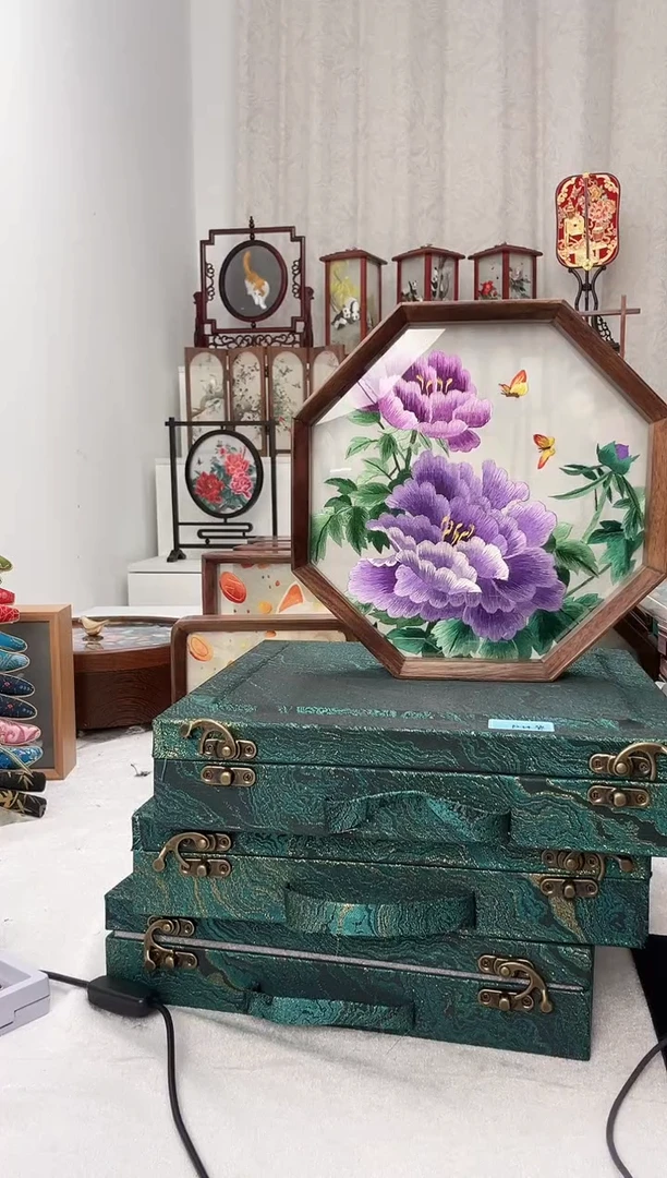 扇子苏绣作品手工摆台