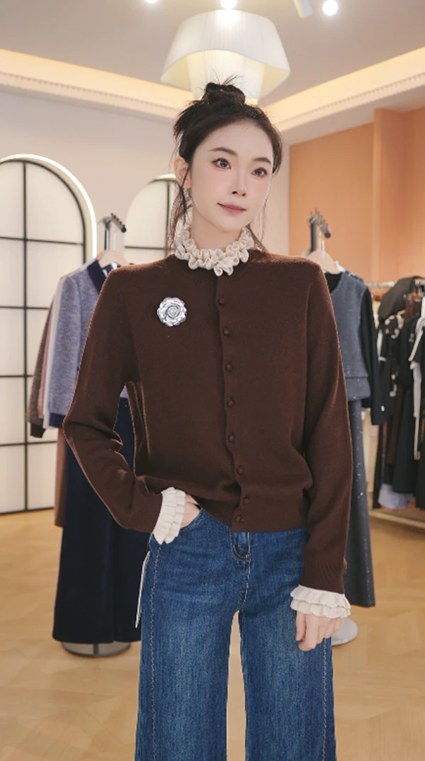 春装新款设计感拼色褶皱木耳边针织开衫女甜美减龄立体玫瑰花外套