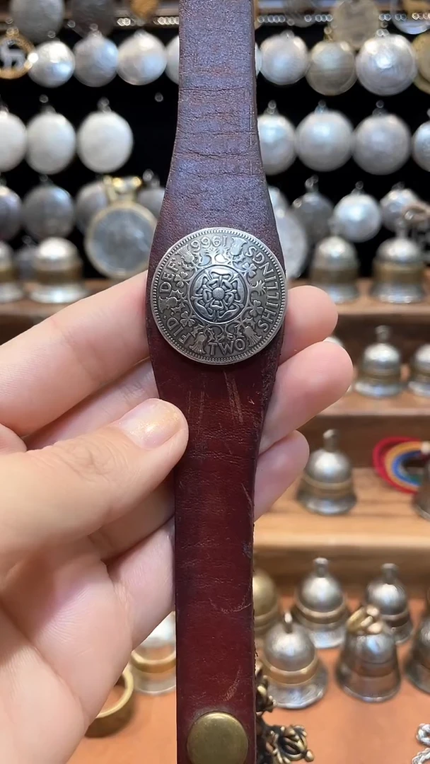 无铁合金无铁合金两先令硬币牛皮手环