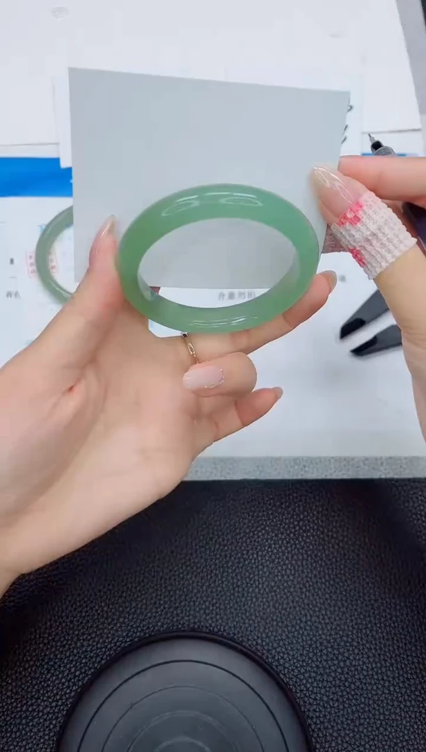 石英质玉手镯未镶嵌215-54