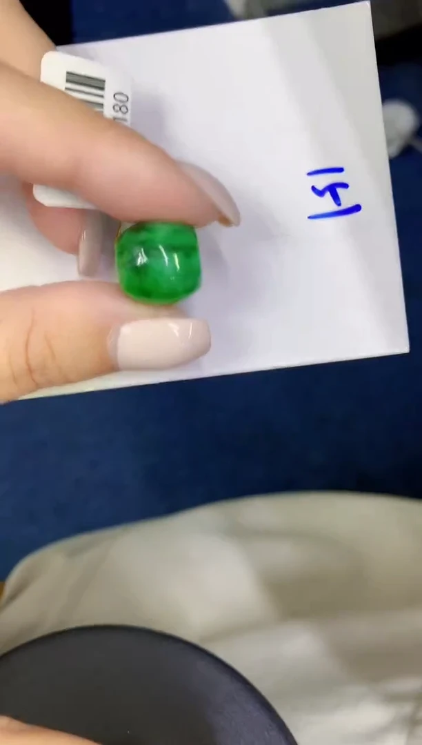 颈饰未镶嵌翡翠缅甸天然翡翠A货