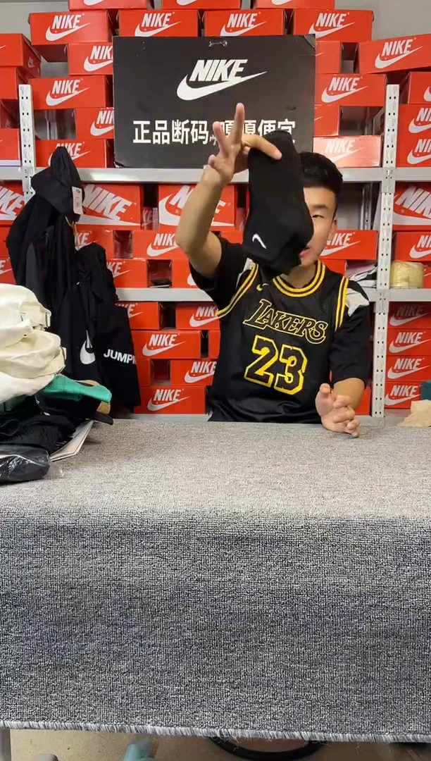 三双黑色中筒四季袜 全新正品 均码35-45