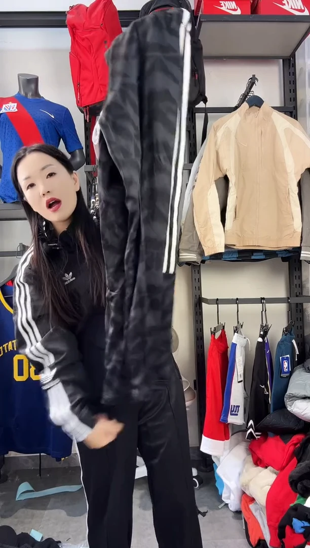 785闪购编码  阿迪运动卫衣裤以直播间过款为准 尺码. 170 M