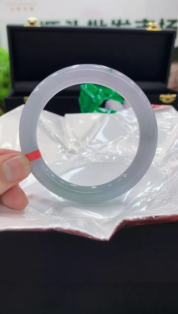 翡翠手镯未镶嵌手镯