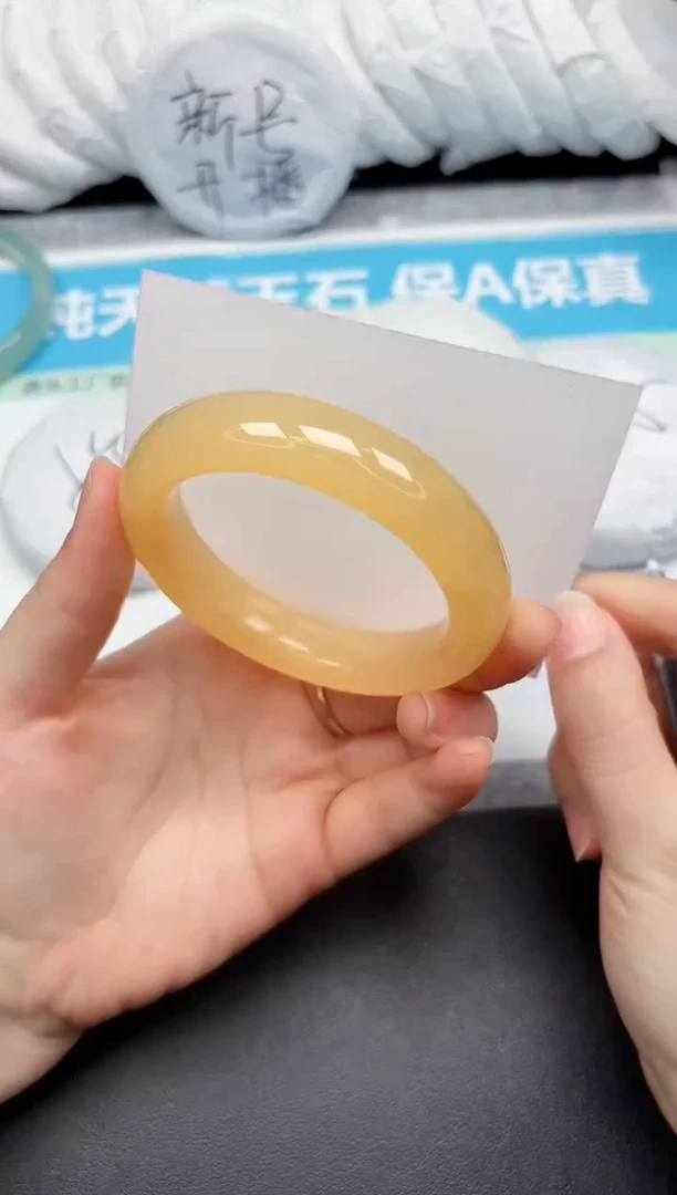未镶嵌手镯石英质玉136-5556