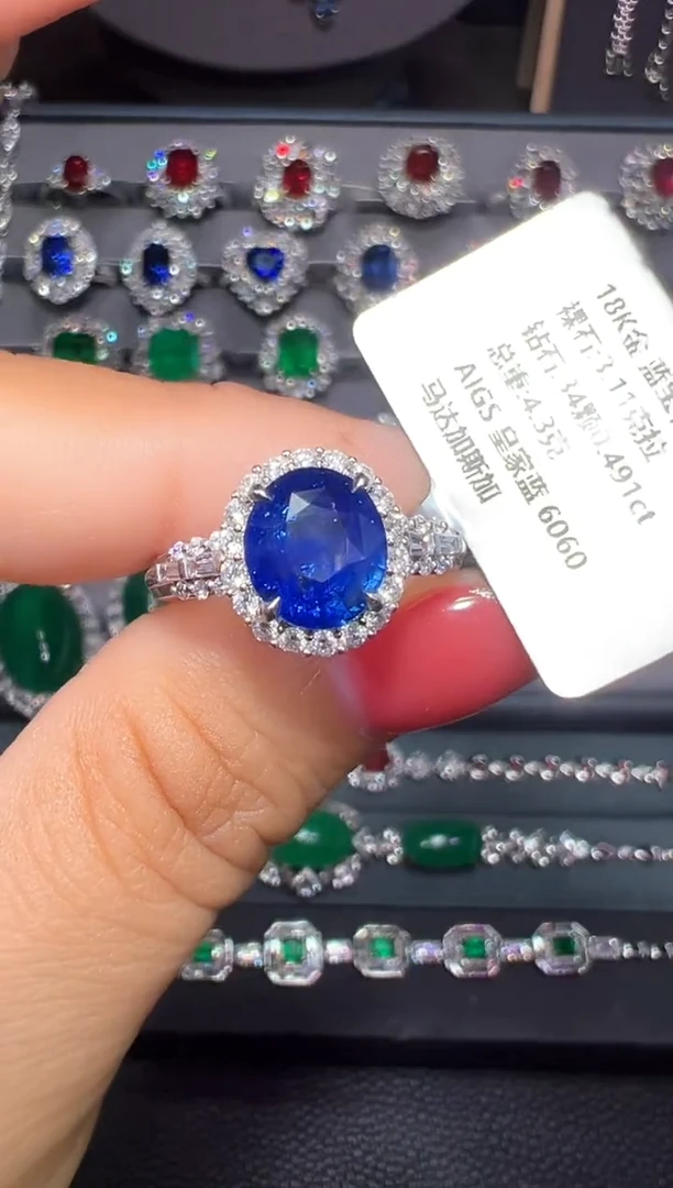 戒指蓝宝石18K金镶嵌