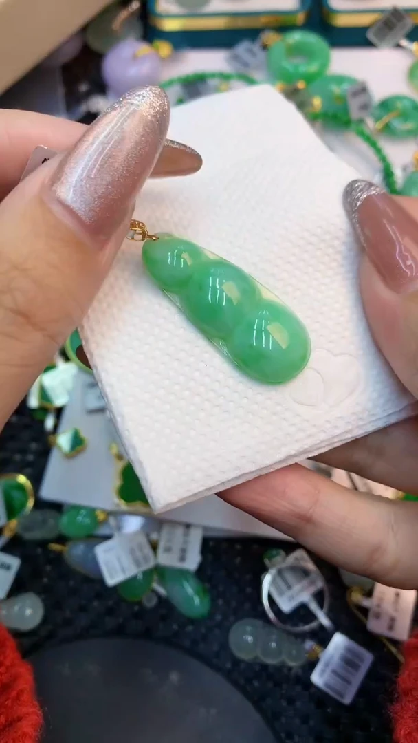 颈饰未镶嵌翡翠1