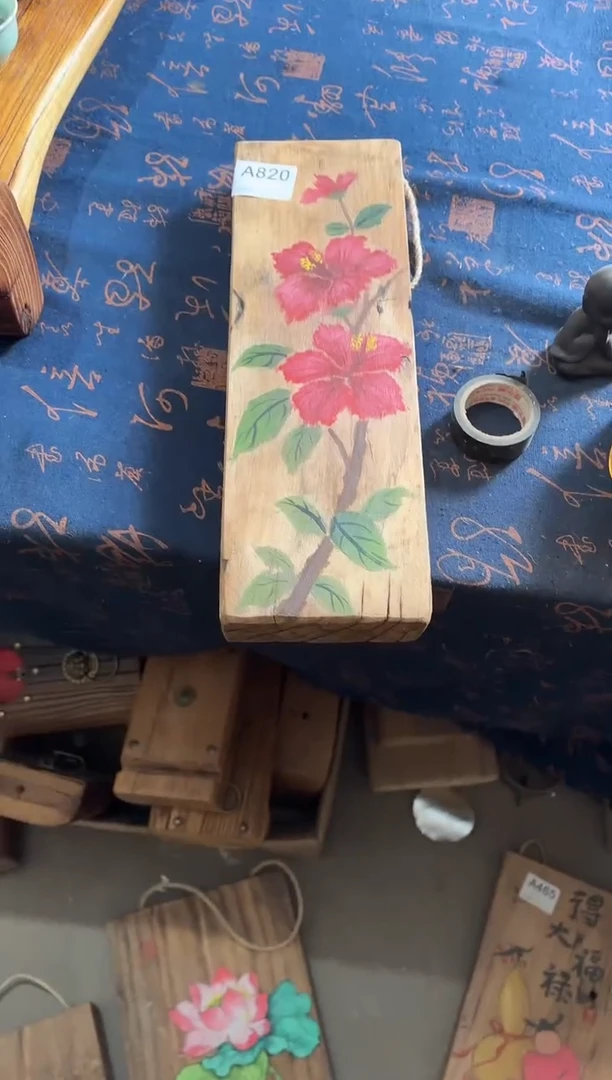 鸢*＊风化老门板丙烯画