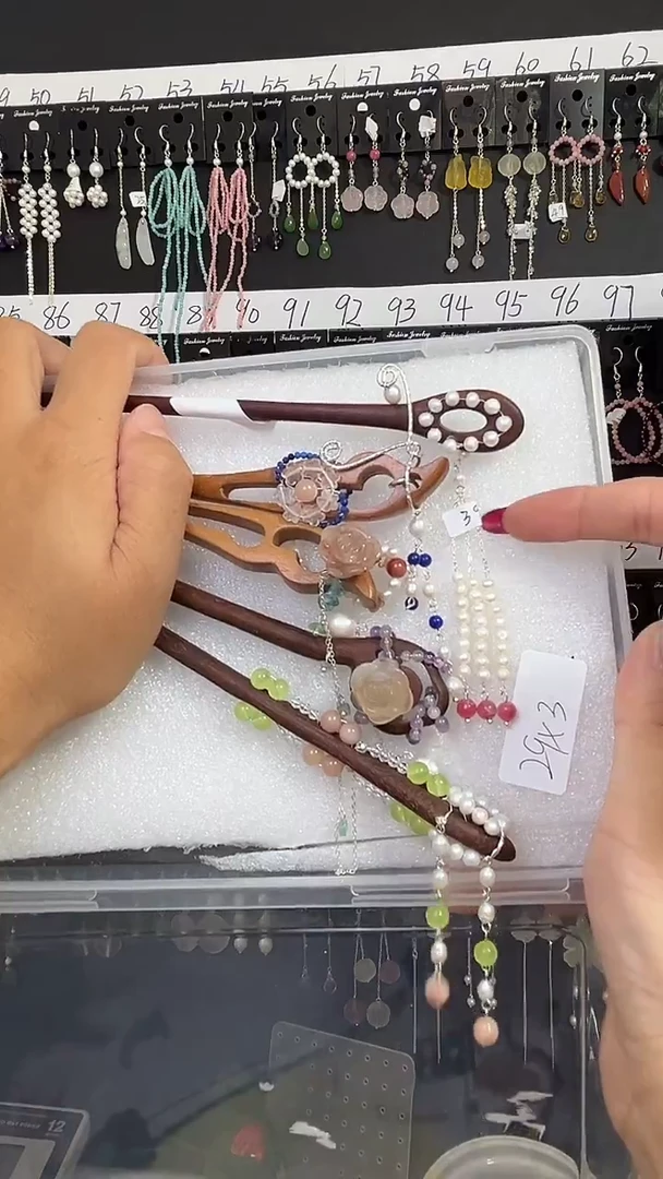 翡翠未镶嵌耳饰凡