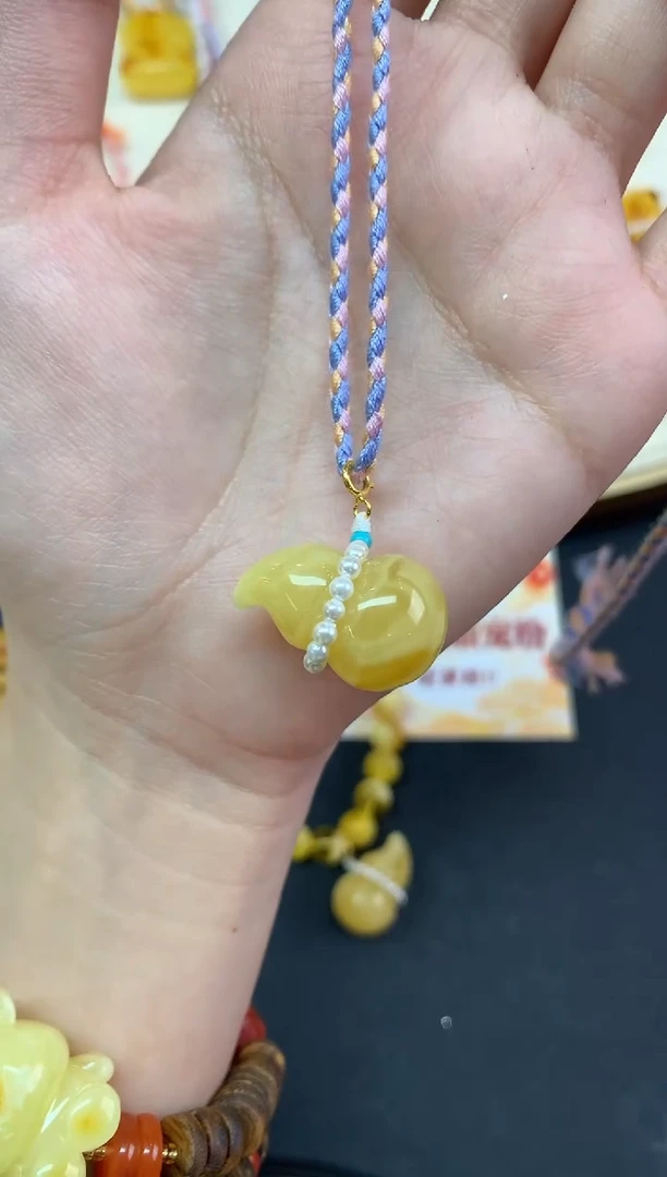 【闪购商品】蜜蜡裸石未镶嵌吊坠A470|520