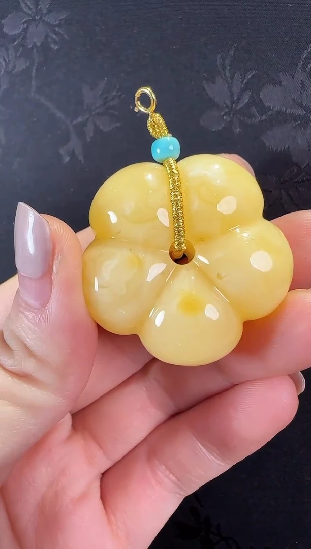 蜜蜡颈饰18K金镶嵌花花吊坠