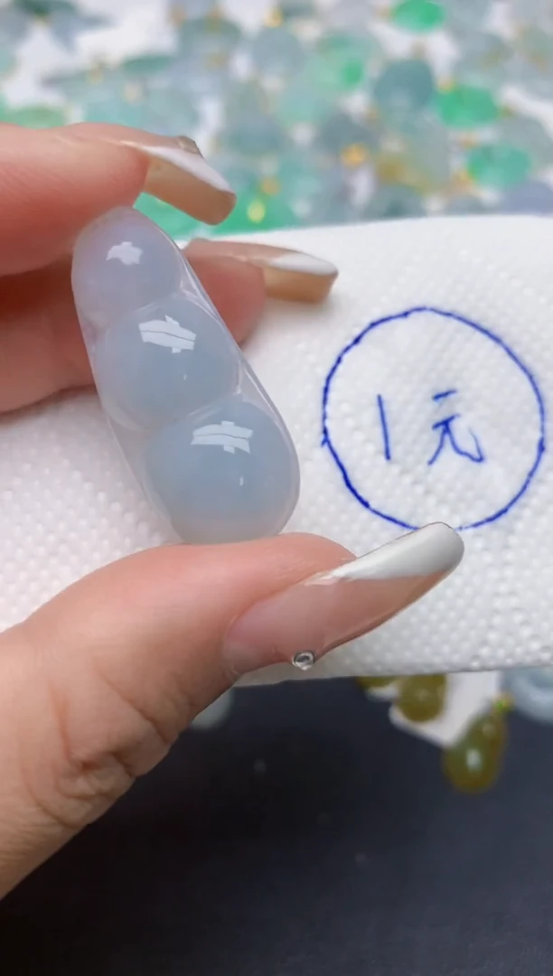 翡翠未镶嵌颈饰天然缅甸A货翡翠