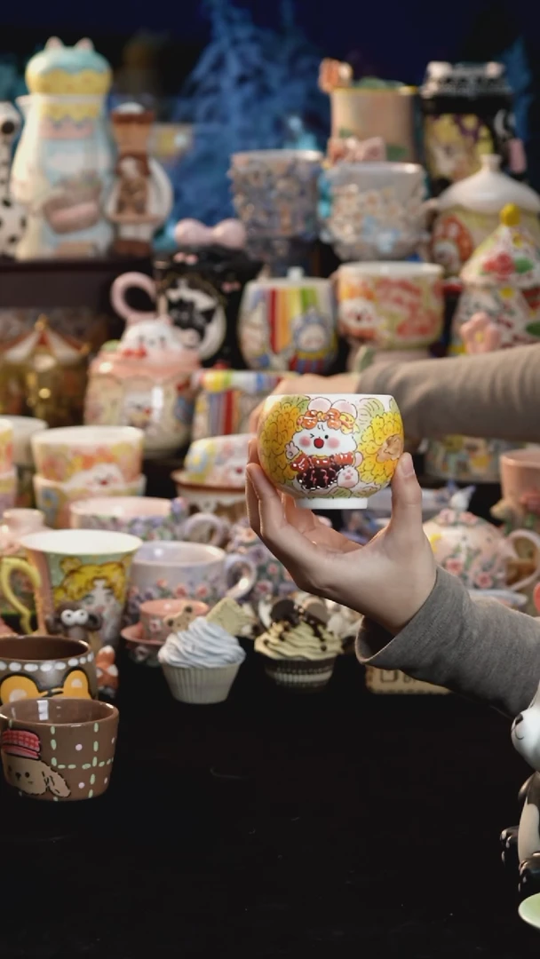 摆件陶景德镇釉下彩手绘设计师款陶瓷