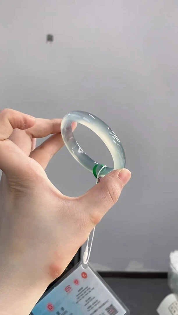 【闪购商品】玛瑙/玉髓手镯未镶嵌54圈