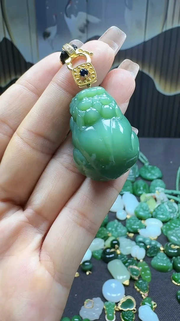 和田玉18K金镶嵌挂件1