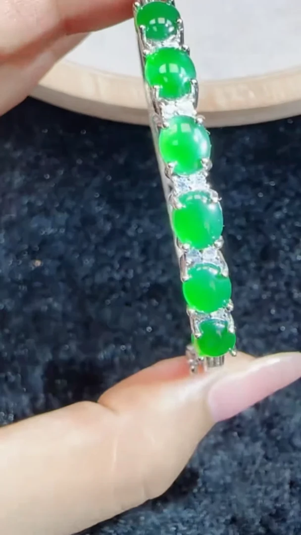定制翡翠未镶嵌翡翠手镯24