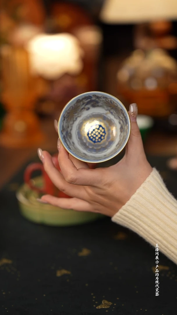 华隐堂红金花青花金绘缠枝佛莲主人杯