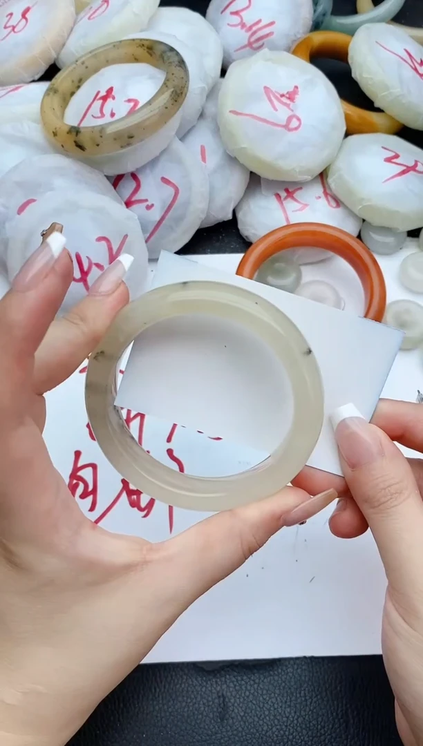 石英质玉手镯未镶嵌318+59/60