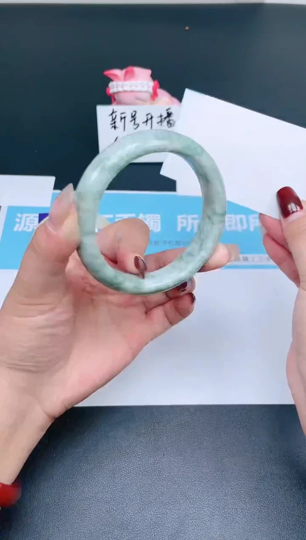 【闪购商品】石英质玉手镯未镶嵌75-63