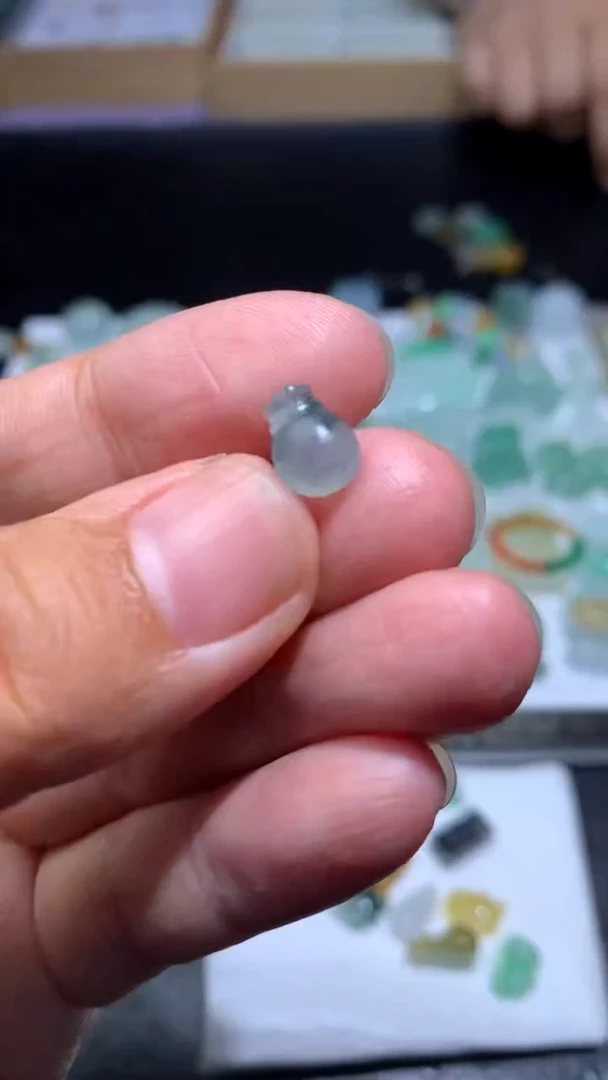 未镶嵌定制翡翠毛货