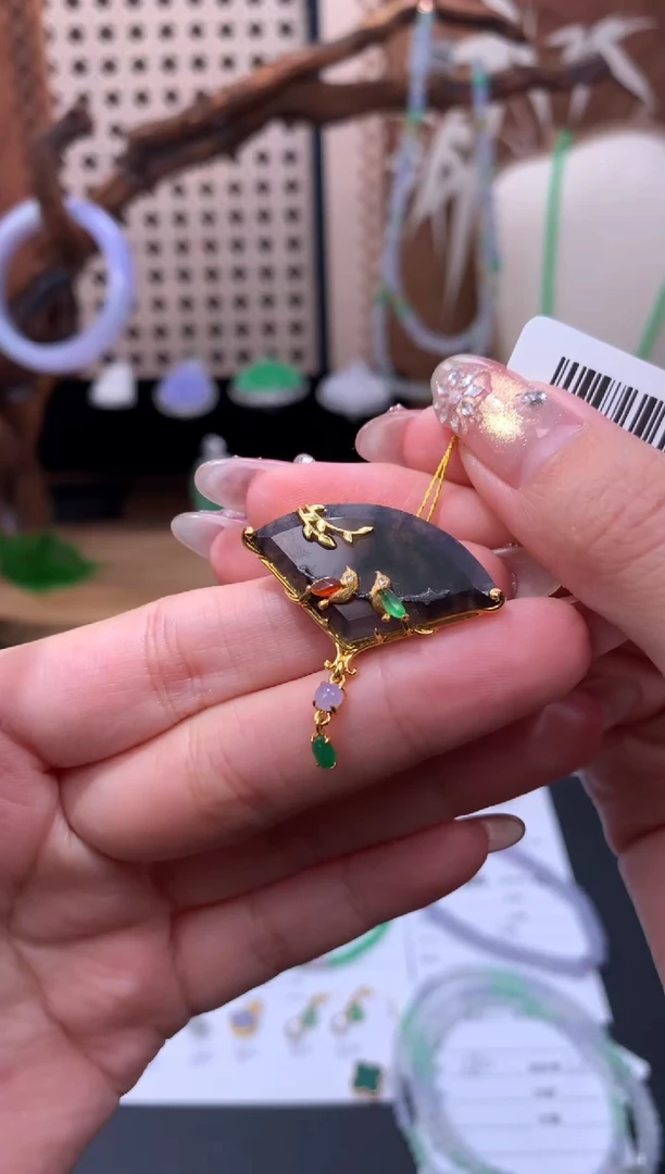 18K金镶嵌定制翡翠48小时鉴赏期 退货不扣服务费