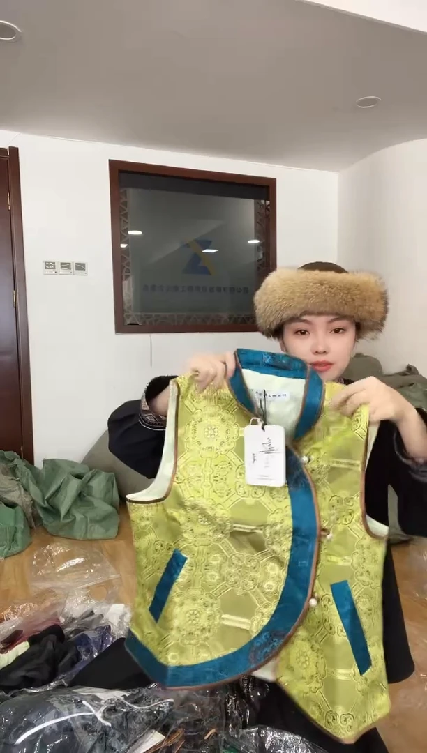 XL码    130斤  马甲