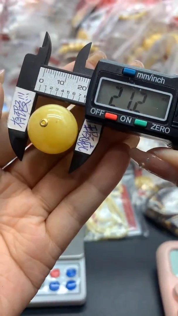 18K金镶嵌琥珀珠宝奇石650