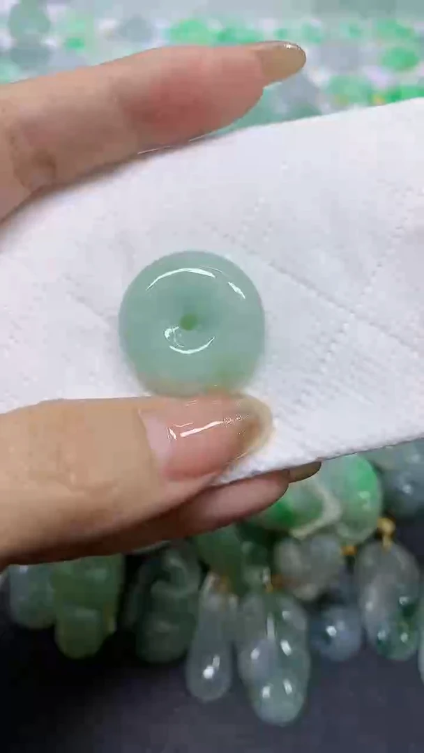 颈饰未镶嵌翡翠A货