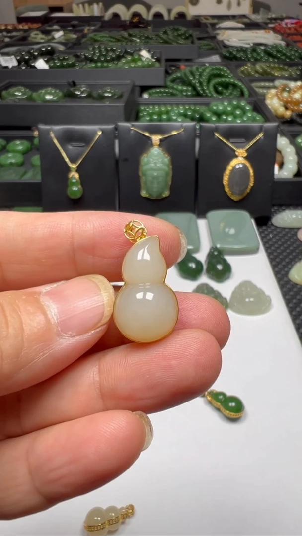 颈饰18K金镶嵌和田玉【老马】和田玉18K金葫芦吊坠（多样发一）