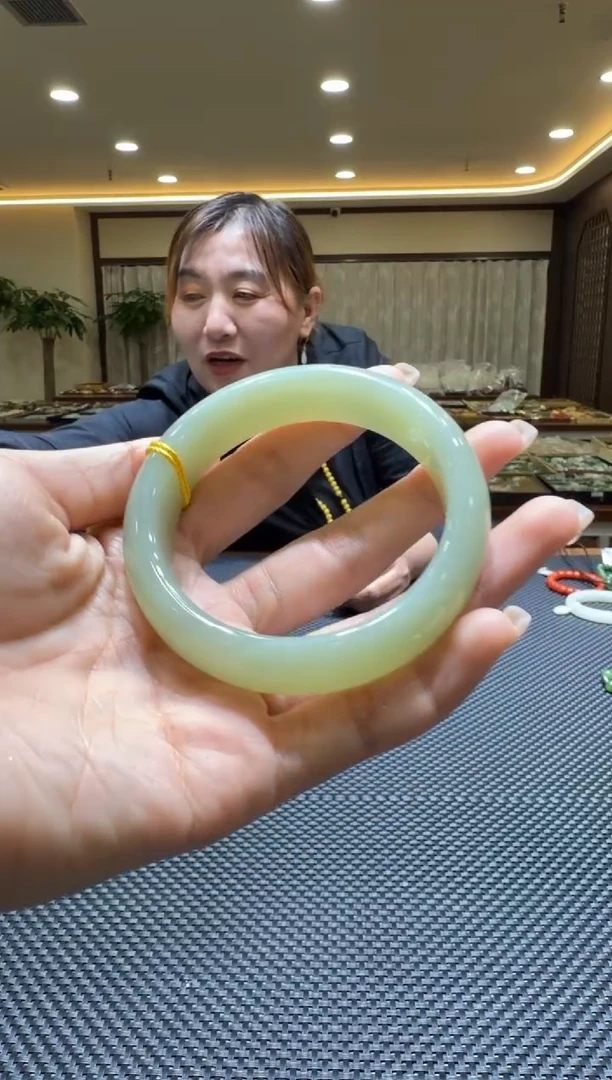 颈饰未镶嵌和田玉手镯59