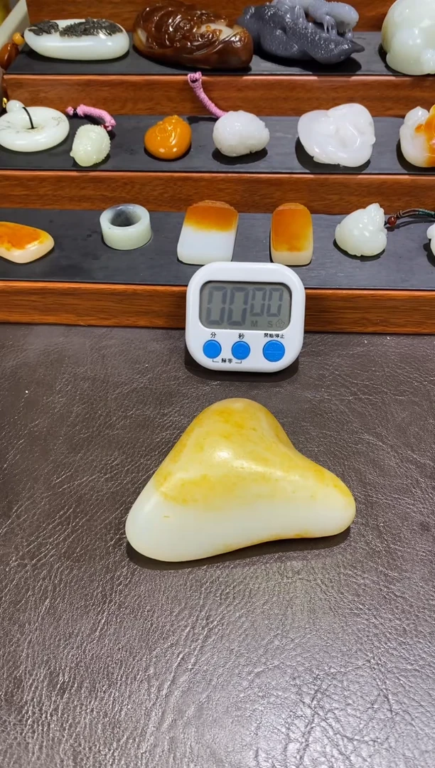 未镶嵌和田玉摆件刘***…和田玉