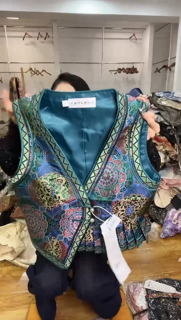 马甲       M码       80-105斤