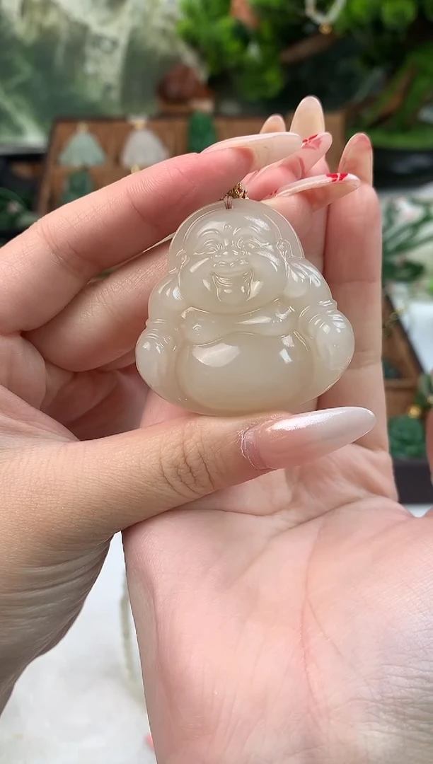 颈饰未镶嵌和田玉吊坠