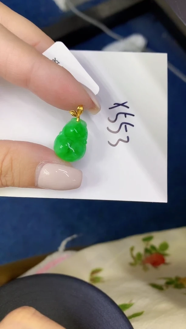 颈饰18K金镶嵌翡翠缅甸天然翡翠A货